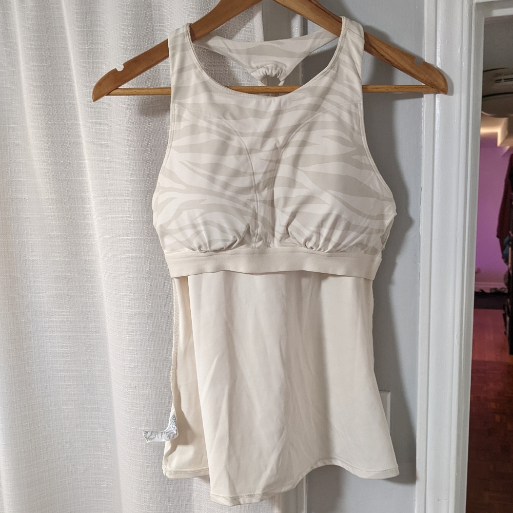 Old Navy Workout Tank - Picture 4 of 10